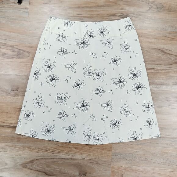 🔺️Rafaella Cream & Black Floral Lightweight Skirt Size 8 - Picture 2 of 9